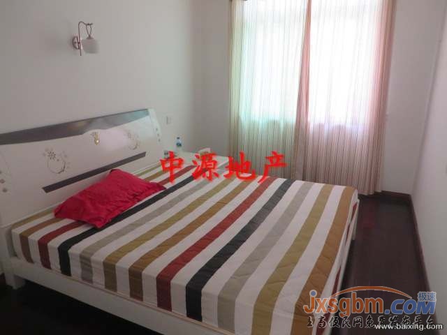 上高新城区旁小区房5楼，硬装13万，产权车库23平